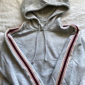 Aritzia TNA cropped hoodie